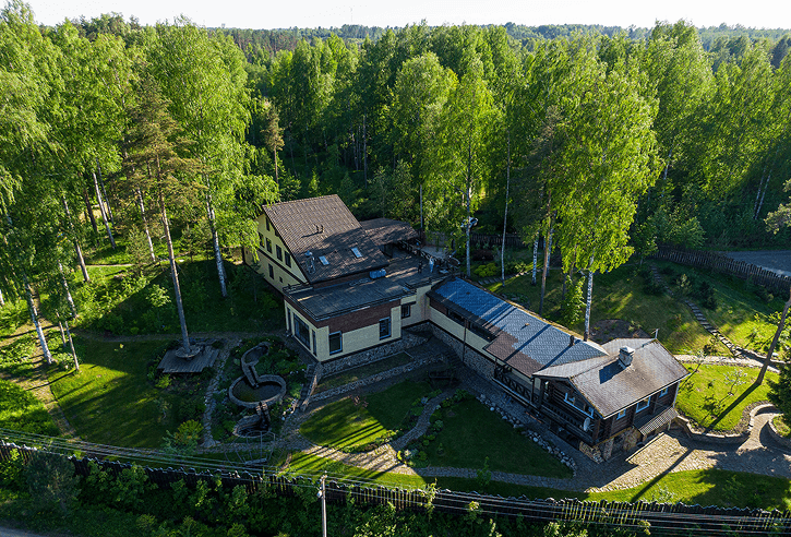 Дом 655,1 м² на участке 65 сот