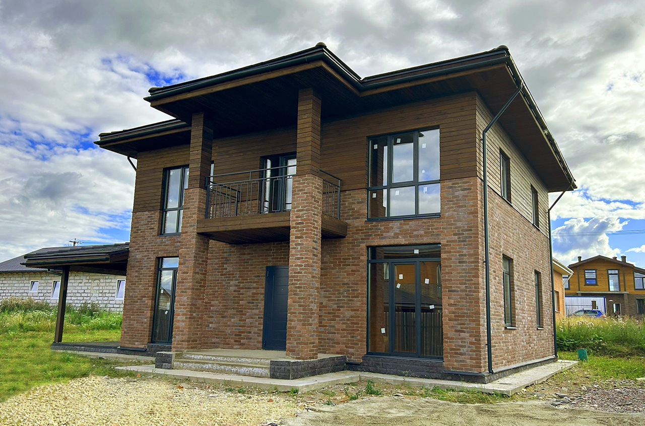 Дом 180 м² на участке 6,5 сот.