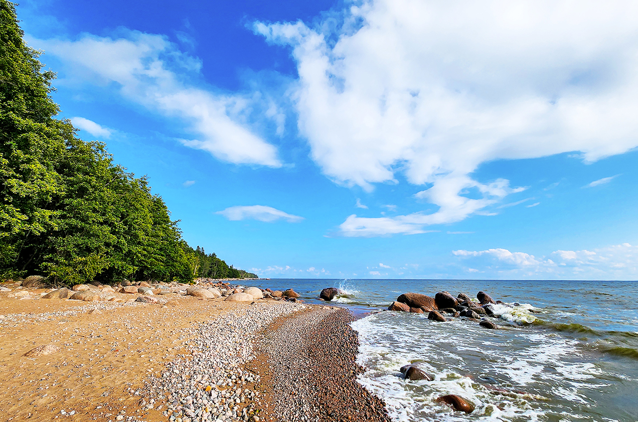 Дом 400 м²  на берегу Финского залива  на участке 22,5 сот