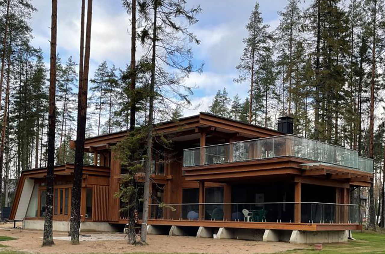 Дом 400 м²  на берегу Финского залива  на участке 22,5 сот