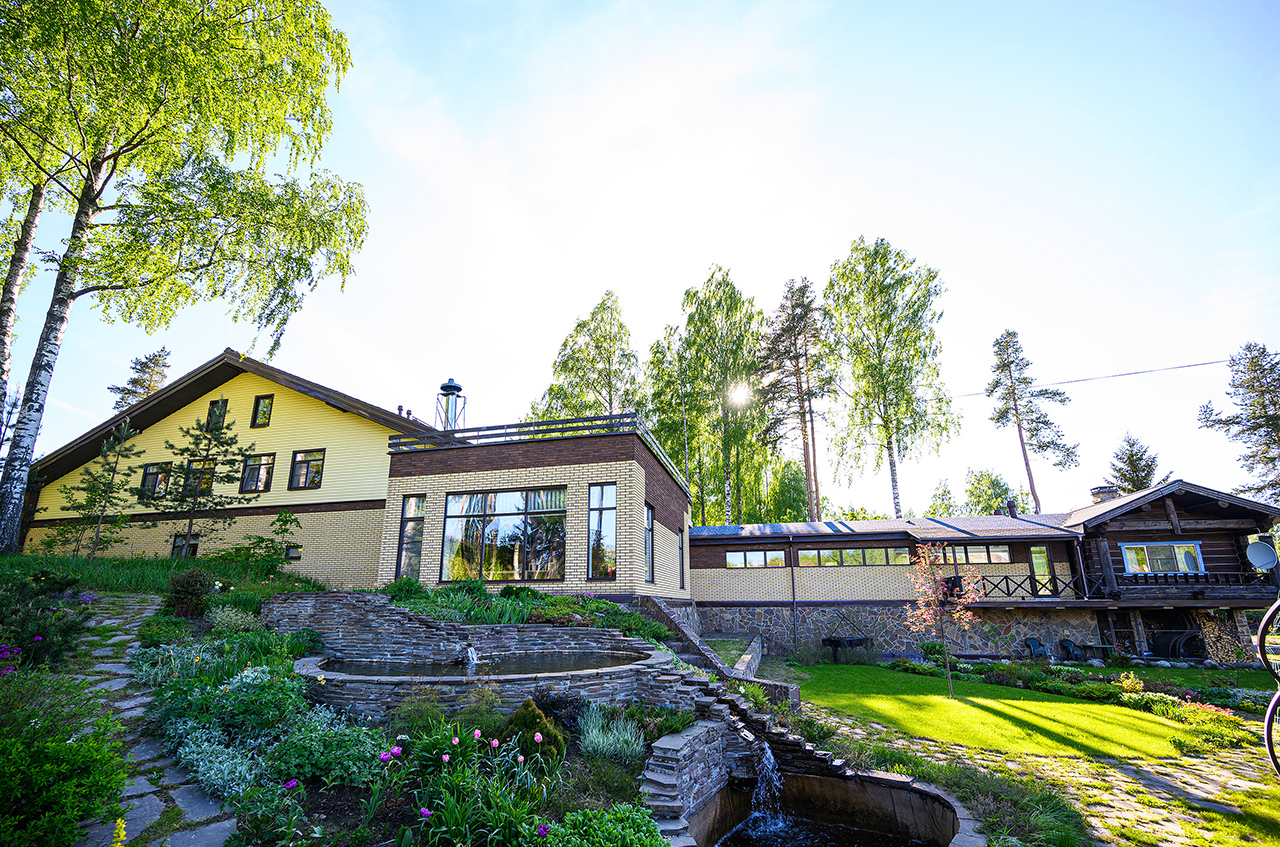 Дом 655,1 м² на участке 65 сот