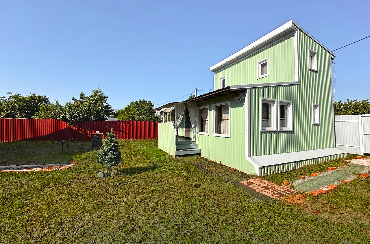 Дом 94,5 м² с гостевым домом 48 м² на участке 7,5 сот.