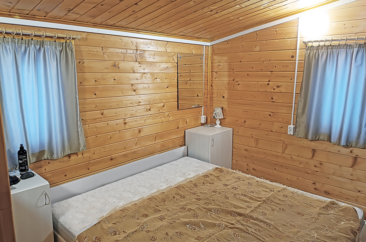 Дом 94,5 м² с гостевым домом 48 м² на участке 7,5 сот.